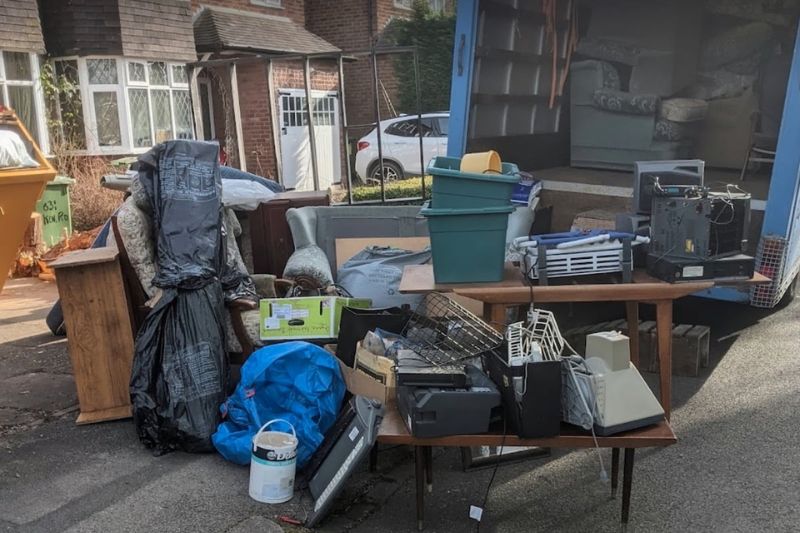 Garage Clearance in Reading: Expert Advice and Assistance